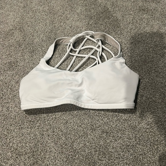 LuluLemon White Free To Be Bra - Picture 3 of 4
